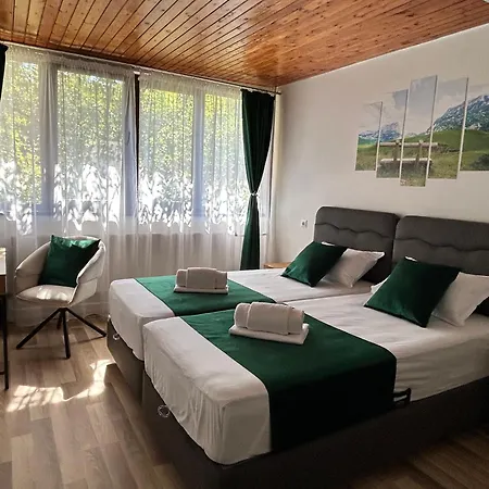 къща петя село орешак Hébergement de vacances *